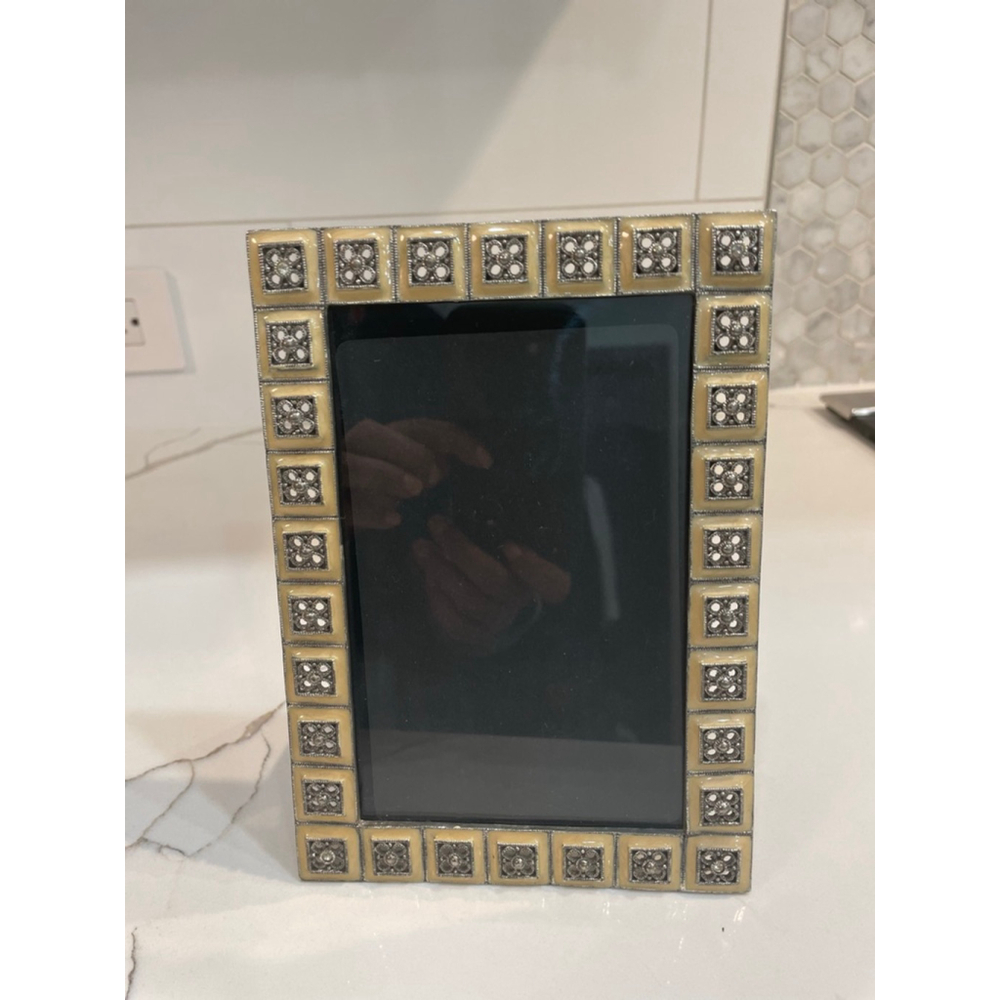 Concepts Cream Enamel Silver Flower 5x7 Picture Frame Table Top Easel Vintage